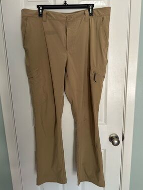 Columbia Men's Tan Cargo Pants with Zip Pockets